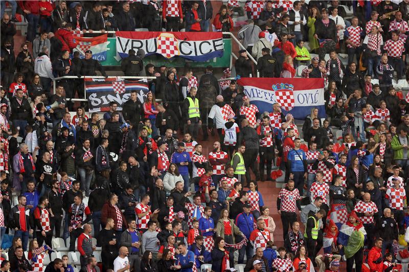 Atmosfera na Poljudu pred početak utakmice Hrvatska - Rusija