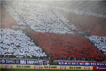 Atmosfera na Poljudu pred početak utakmice Hrvatska - Rusija