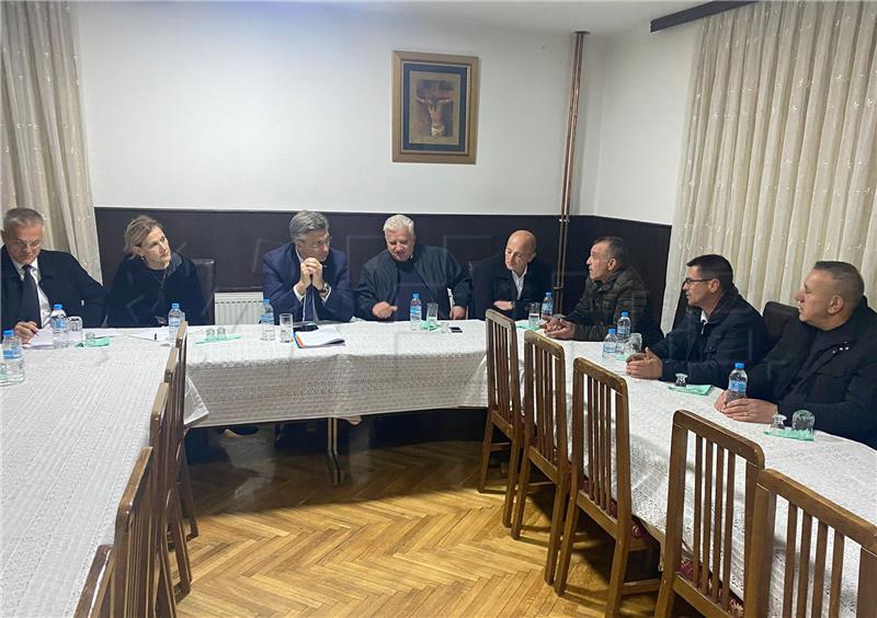 Plenković visits oldest Croatian diaspora in Kosovo