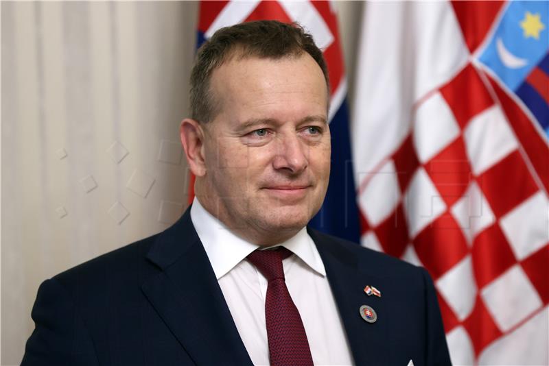 Slovak parliament speaker supports Croatia's Schengen, euro area entry