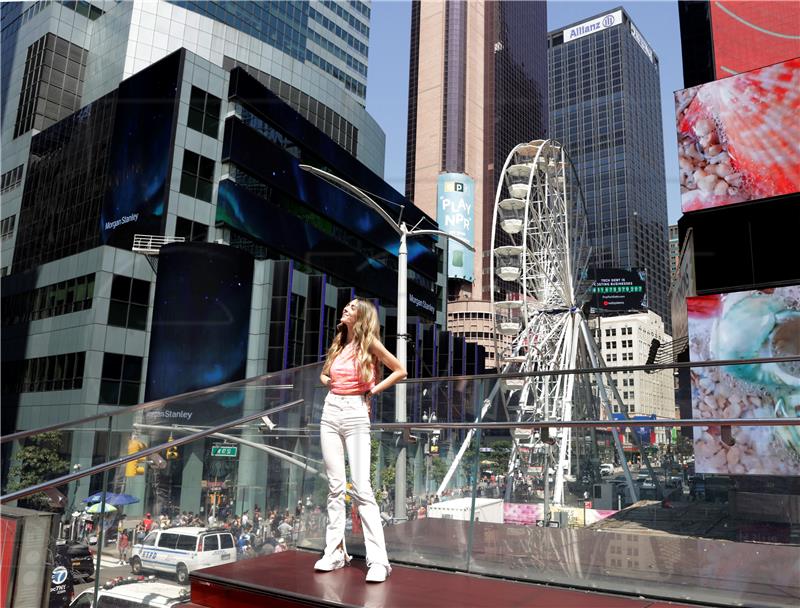 Doček nove godine ponovno na Times Squareu u New Yorku