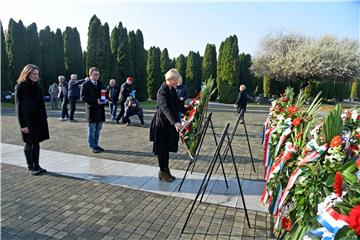 Delegacija Kluba zastupnika zeleno-lijevog bloka odala počast žrtvama Vukovara