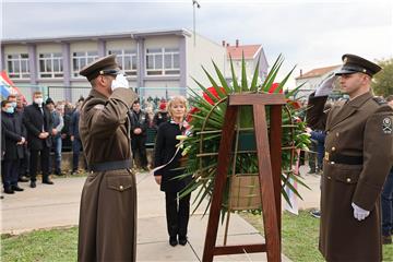 Škabrnja: Kolona sjećanja - Mimohod do Spomen-obilježja masovne grobnice