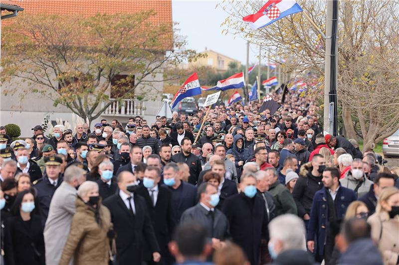 Škabrnja: Kolona sjećanja - Mimohod do Spomen-obilježja masovne grobnice