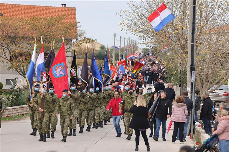 Škabrnja: Kolona sjećanja - Mimohod do Spomen-obilježja masovne grobnice