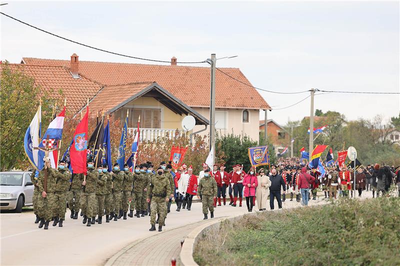 Škabrnja: Kolona sjećanja - Mimohod do Spomen-obilježja masovne grobnice