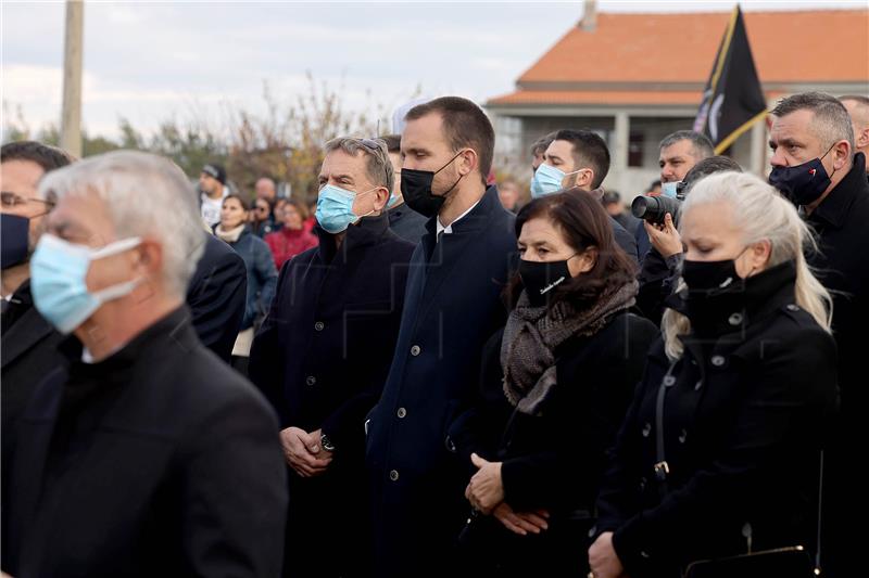 Škabrnja: Kolona sjećanja - Mimohod do Spomen-obilježja masovne grobnice