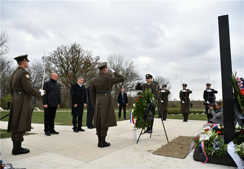 President Milanović lays wreath at Ovčara mass grave site