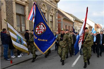 Vukovar: Kolona sjećanja krenula gradskim ulicama do Memorijalnog groblja