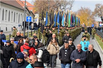 Vukovar: Kolona sjećanja krenula gradskim ulicama do Memorijalnog groblja