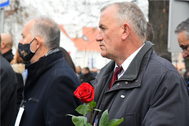 Vukovar: Kolona sjećanja krenula gradskim ulicama do Memorijalnog groblja