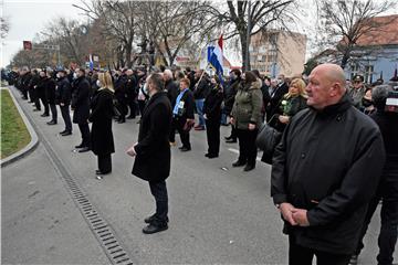 Vukovar: Kolona sjećanja krenula gradskim ulicama do Memorijalnog groblja