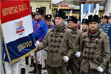 Vukovar: Kolona sjećanja krenula gradskim ulicama do Memorijalnog groblja