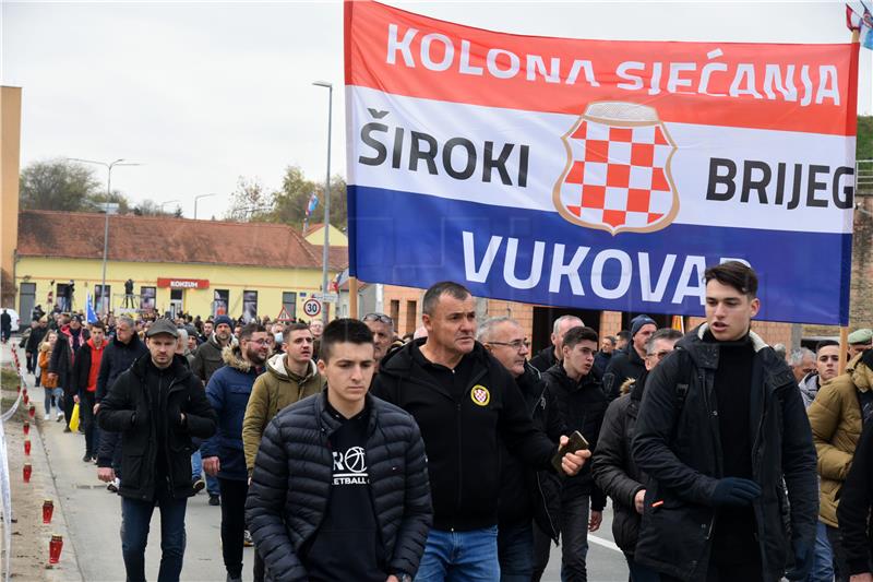 Vukovar: Kolona sjećanja krenula gradskim ulicama do Memorijalnog groblja