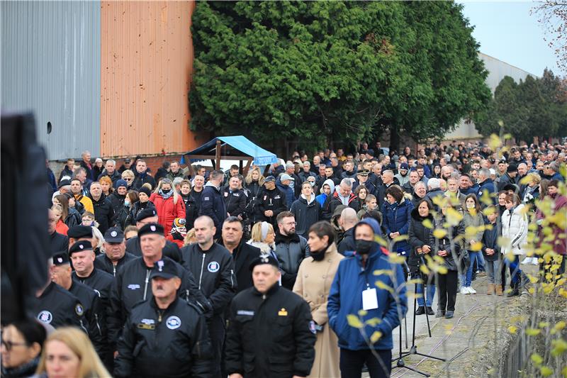 Vukovar: Polaganje vijenaca u spomen na žrtve Borovog naselja