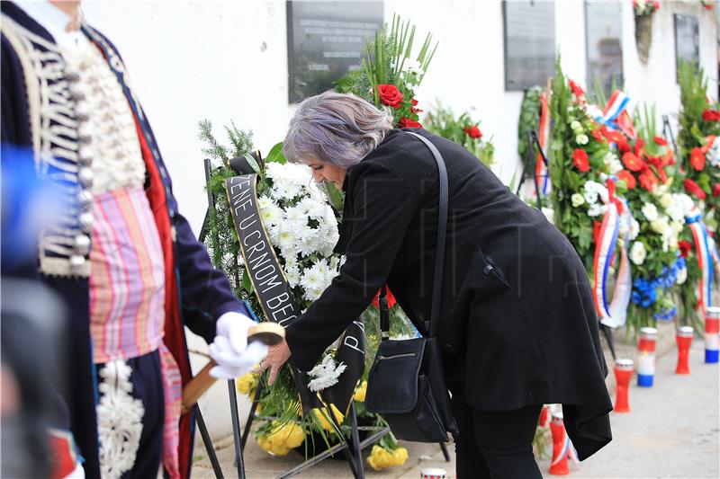 Vukovar: Polaganje vijenaca u spomen na žrtve Borovog naselja