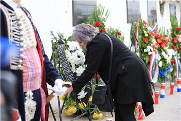 Vukovar: Polaganje vijenaca u spomen na žrtve Borovog naselja