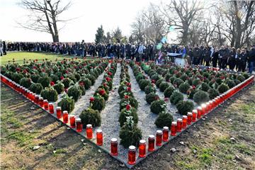 Vukovar: Na Ovčari polaganje vijenaca, prigodni program i molitva