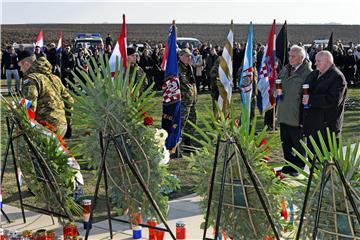 Vukovar: Na Ovčari polaganje vijenaca, prigodni program i molitva