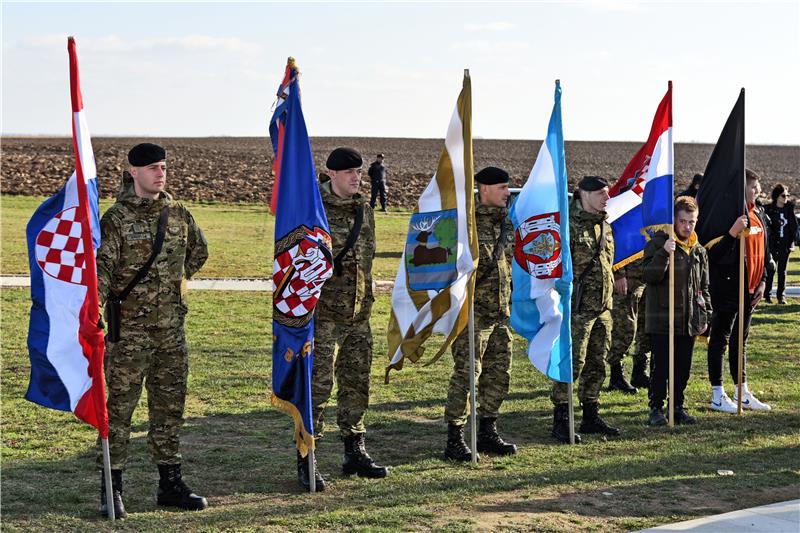 Vukovar: Na Ovčari polaganje vijenaca, prigodni program i molitva