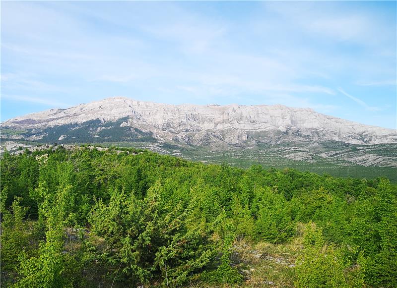 Professor Talan's book about Croatian mountains launched