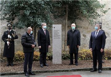 Plaque commemorating Croatia and Slovenia's cooperation in 1990s war unveiled