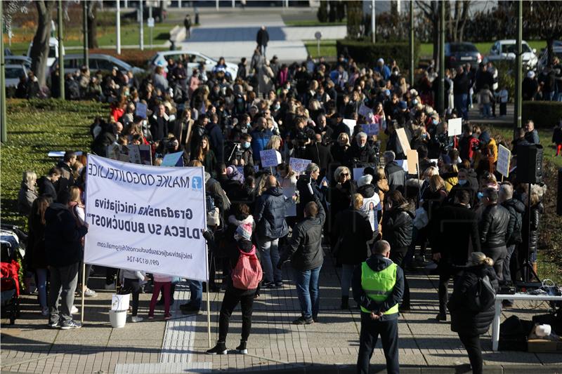 Prosvjed majki odgojiteljica