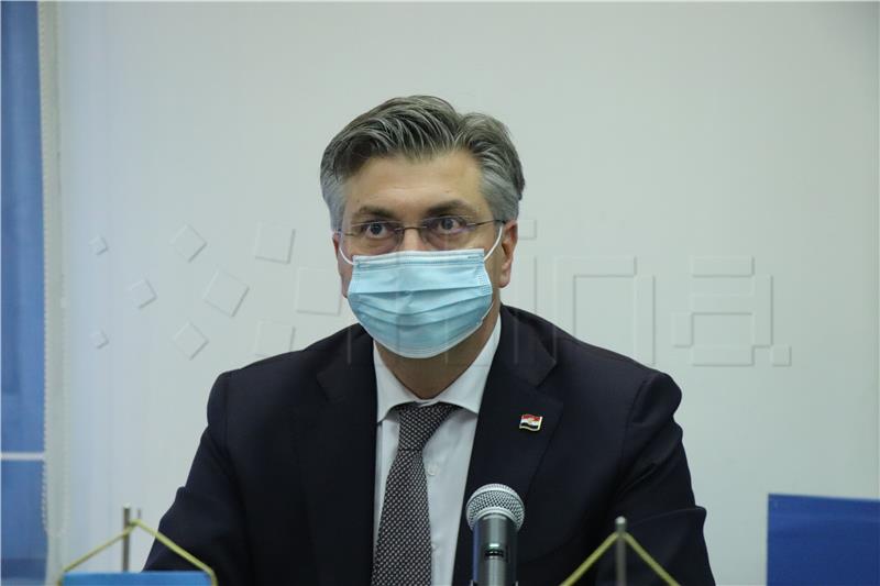 Plenković: Citizens have choice between anarchy and those protecting order