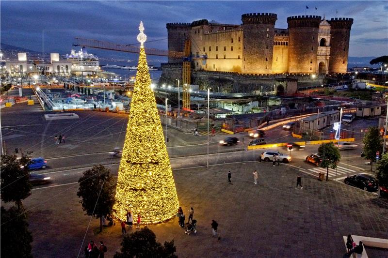 Italija postrožila mjere protiv covida i proširila obavezu cijepljenja