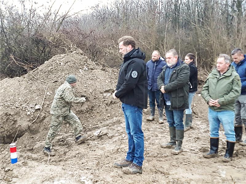 HV angažiran na pretrazi i ekshumacijama iz masovne grobnice kod Bobote