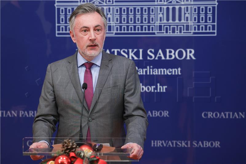 Škoro: Politicians are responsible for normal communication