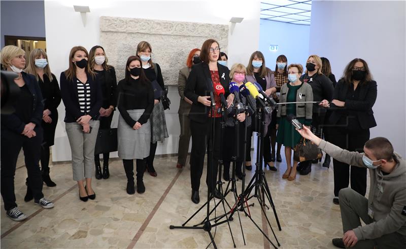 Konferencija za medije  Inicijative oporbenih saborskih zastupnica