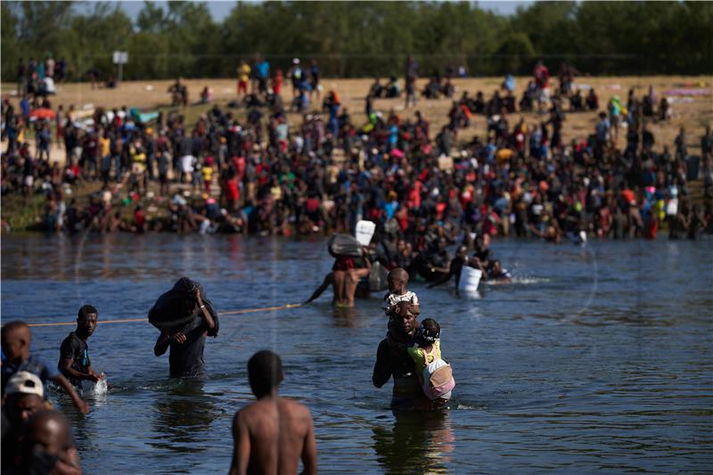 Migranti će u Meksiku morati čekati saslušanje za useljavanje u SAD