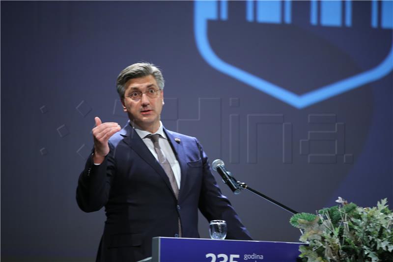 Plenković sudjelovao na svečanoj sjednici Gradskog vijeća Grada Osijeka