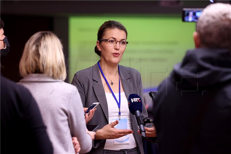  Konferencija "Možemo li uvesti inovativne mjere za poljoprivrednike ..."