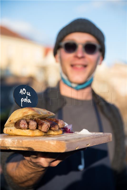 Adventsko događanje "Fuliranje" otvoreno na terasi Esplanade