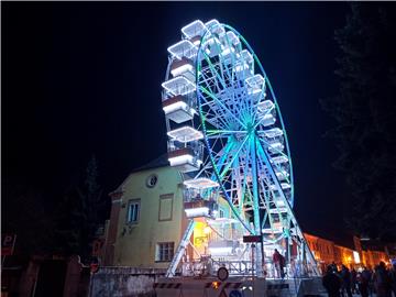 Advent u Varaždinu bogatiji za panoramski kotač visok 23 metra