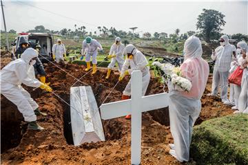 U Indoneziji otkriven spomenik 'herojima covida-19'