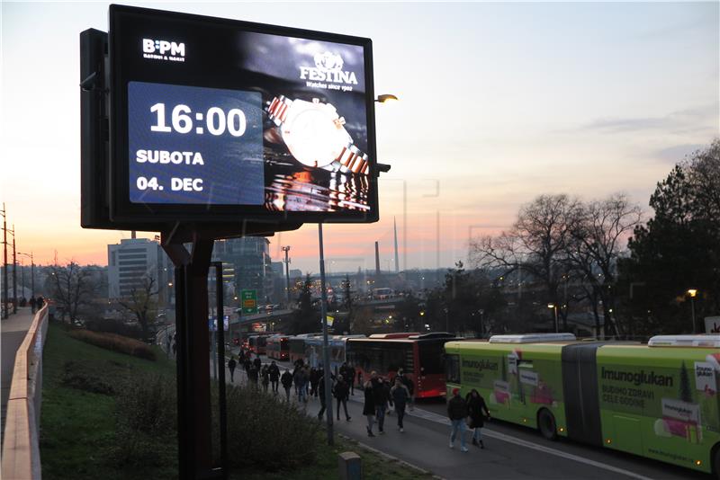 Mass fight breaks out during demonstration in Novi Sad