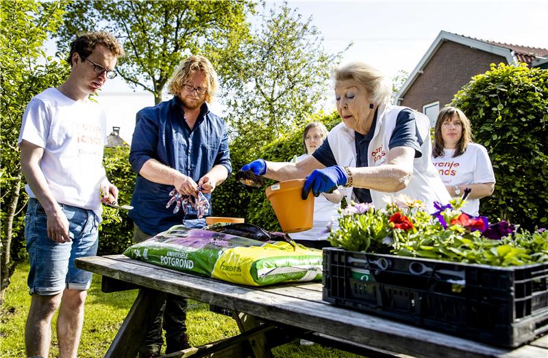 Bivša nizozemska kraljica Beatrix pozitivna na covid-19