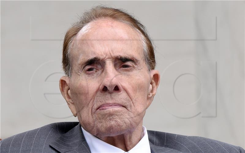 Umro bivši američki senator Bob Dole