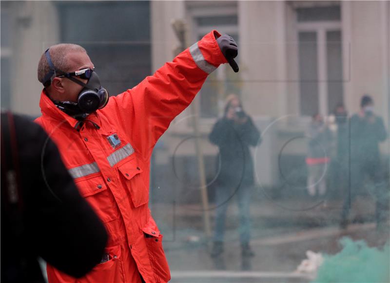 Prosvjedi protiv covid potvrda u Bruxellesu postali nasilni