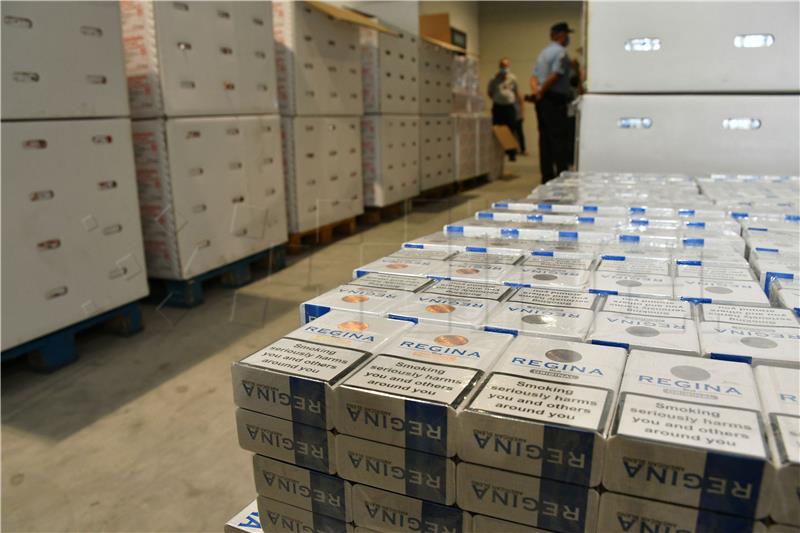 Croatian border police seize more than 300,000 packets of cigarettes