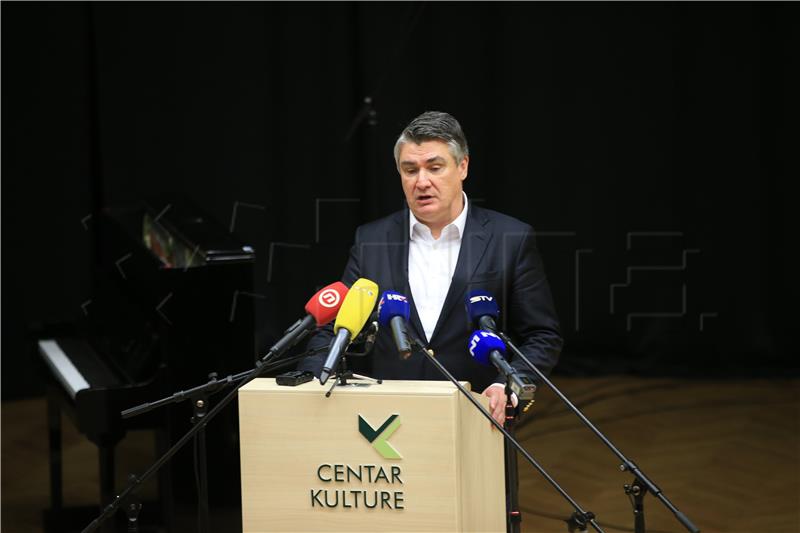 Milanović: Ne podnosim da se narodima nabija kompleks genocida 