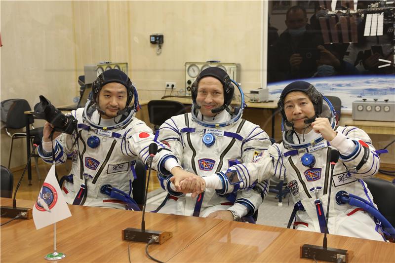 RUSSIA SPACE PROGRAMMES JAPAN TOURISTS