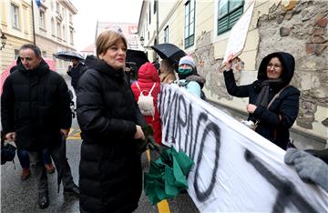 Javni prosvjed Roditelja odgojitelja ispred Skupštine grada Zagreba