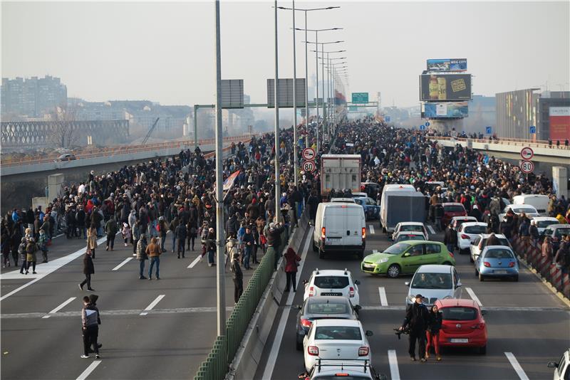 Serbia amends referendum law as protests continue