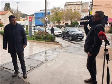 Konferencija za medije Mosta o referendumu protiv Stožera i covid potvrda