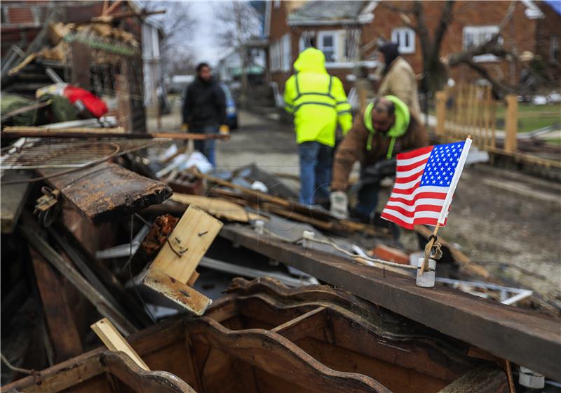 Biden nazvao tornada "nezamislivom tragedijom" nakon više od 70 mrtvih u Kentuckyju