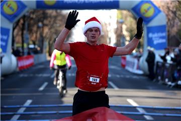 Humanitarna i kostimirana utrka Zagreb Advent Run